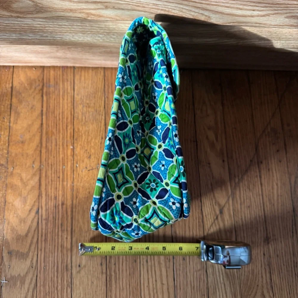 Vera Bradley Quilted Velcro Lunch Bag - Picture 3 of 11